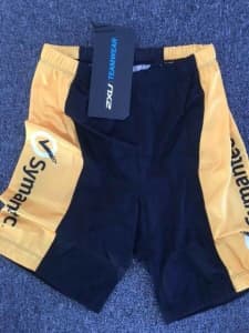 2XU SHORTS NEW WITH TAGS MEDIUM KIDS SIZE COMPRESSION SHORTS