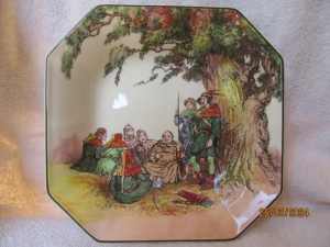 Royal Doulton Under The Greenwood serving dish D6341