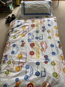 Child’s single bed sheet set