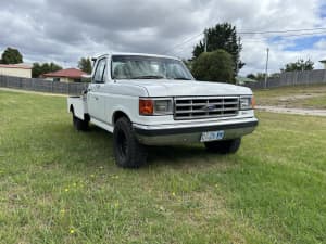 FORD F250 TRAY-AUTO- REGISTERED V8 AUTO LOW KMS !!!