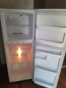Lg expresscool 234 ltr fridge freezer