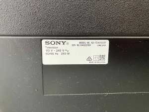 Sony KD-75X8500F - Screen cracked - Selling for parts
