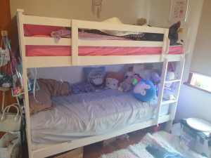 Kids bed bunks