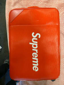 FS] Louis Vuitton X Supreme Red Danube PM Bag : r/Supreme