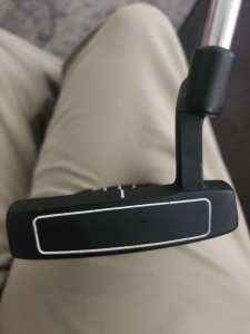 GOLF PUTTER almost brand new used twice 