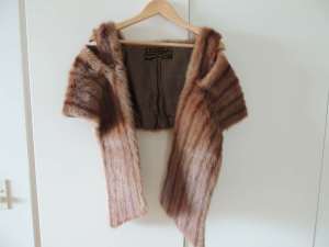 English & Foreign Fur Co Ltd ladies off-shoulder lined fur stole