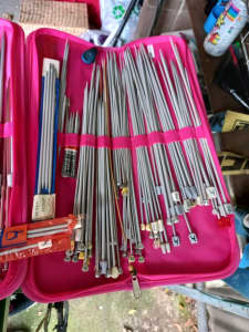 100's vintage steel knitting,cabling & crotchet needles & case
