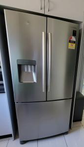 Samsung fridge and freezer with water dispenser