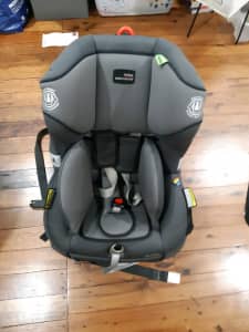Britax safe- n- sound millenia car seat in pebble grey