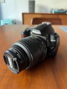 Nikon D3000 Digital SLR camera