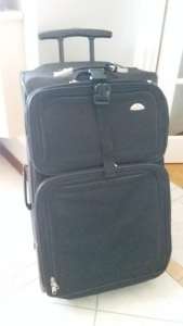 large Samsonite suitcase with compartments