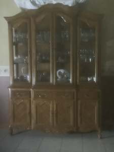 China and display cabinet and matching dining table