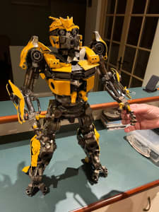 Magnificent professionally made fully metal Bumblebee Transformer