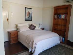 Clayfield fully furnished room
