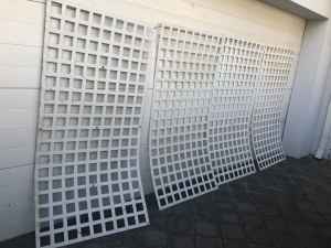 Garden lattice- Plastic Matrix square -1800 x 900 x 6 mm (Off white)