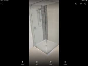 Shower screen
