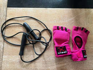 Skipping rope & Boxing gloves