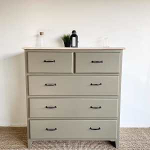 Modern Country Style Bedroom Drawers by Natural at Home