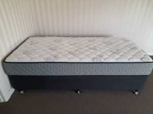 Beautiful and comfortable single bed and mattress
