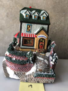 Christmas village pieces 3 of 3