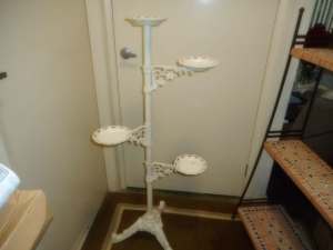 PLANT STAND - 4 POTS - GOOD CONDITION - WHITE