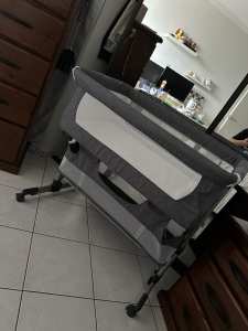 Baby bedside bassinet portable