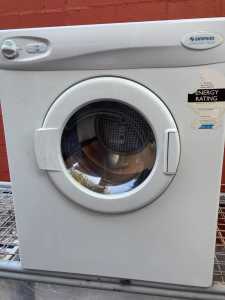 Simpson 5kg Dryer -- Free delivery