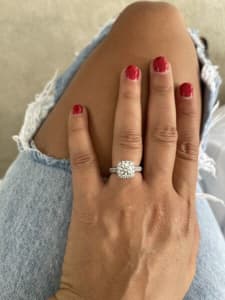 1.11 Diamond, 18 Carat White Gold Engagement Diamond Ring - 