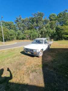 1997 TOYOTA HILUX 4 SP MANUAL C/CHAS