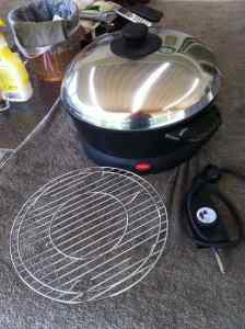 Sunbeam High Dome non stick Frypan Model FP7820. USED ONCE.