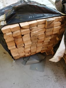 Timber sale two full pallet of 90x45x2.4m and 70x45x2.4m Pine