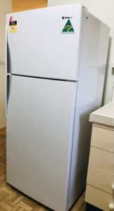 Westinghouse 420L Fridge&freezer with manual, can deliver 