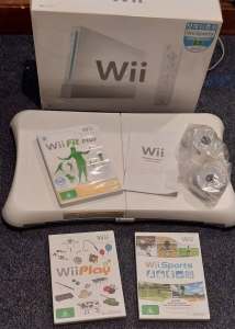 Nintendo Wii BUNDLE - Like New - CAMPBELLTOWN $120
