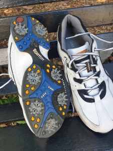 Golf shoes, spiked