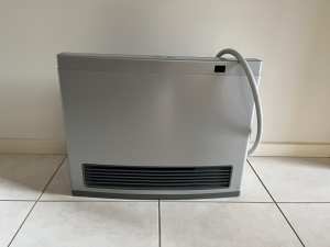 Rinnai Avenger 25 Gas Heater *Natural Gas*