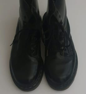 Womens Tredair black leather boots size 6.5 - 7 pre-loved 
