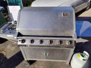 6 BURNER STAINLESS STEEL GAS, PORTABLE BBQ - VERY CLEAN, GOOD / CHEAP