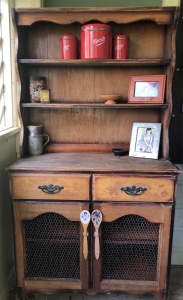 Wooden dresser ( sold ppu)