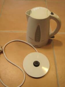 Kambrook Electric Kettle Electric Jug 7 cup with filter BPA free