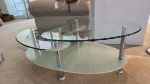 Glass table - living room - coffee table