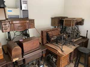 Job lot of 20 vintage sewing machines.