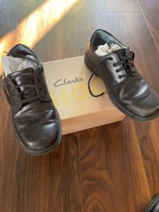 Kids school shoes size 8.5 Clarks black leather 