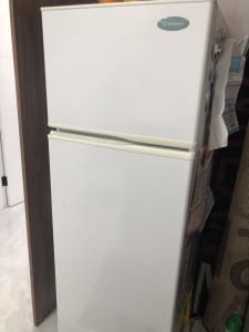 Westinghouse fridge 210 L