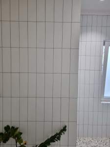 White subway tiles 100 x 300
