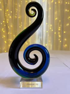 The Double Koru on crystal stand, glass sculpture by Smashing Art Glas