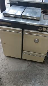 Thermalux Sterling series wood fired slow-combistion oven and stove to