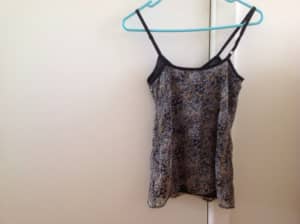Bluejuice Floral Tank/Top with Lace Knit Panel, Size 6