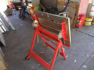 Portable welding bench