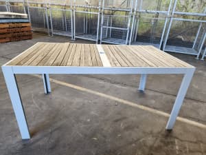 Outdoor Table - Excellent Condition