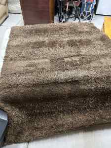 Quality Shaggy soft rug 2m x 3m